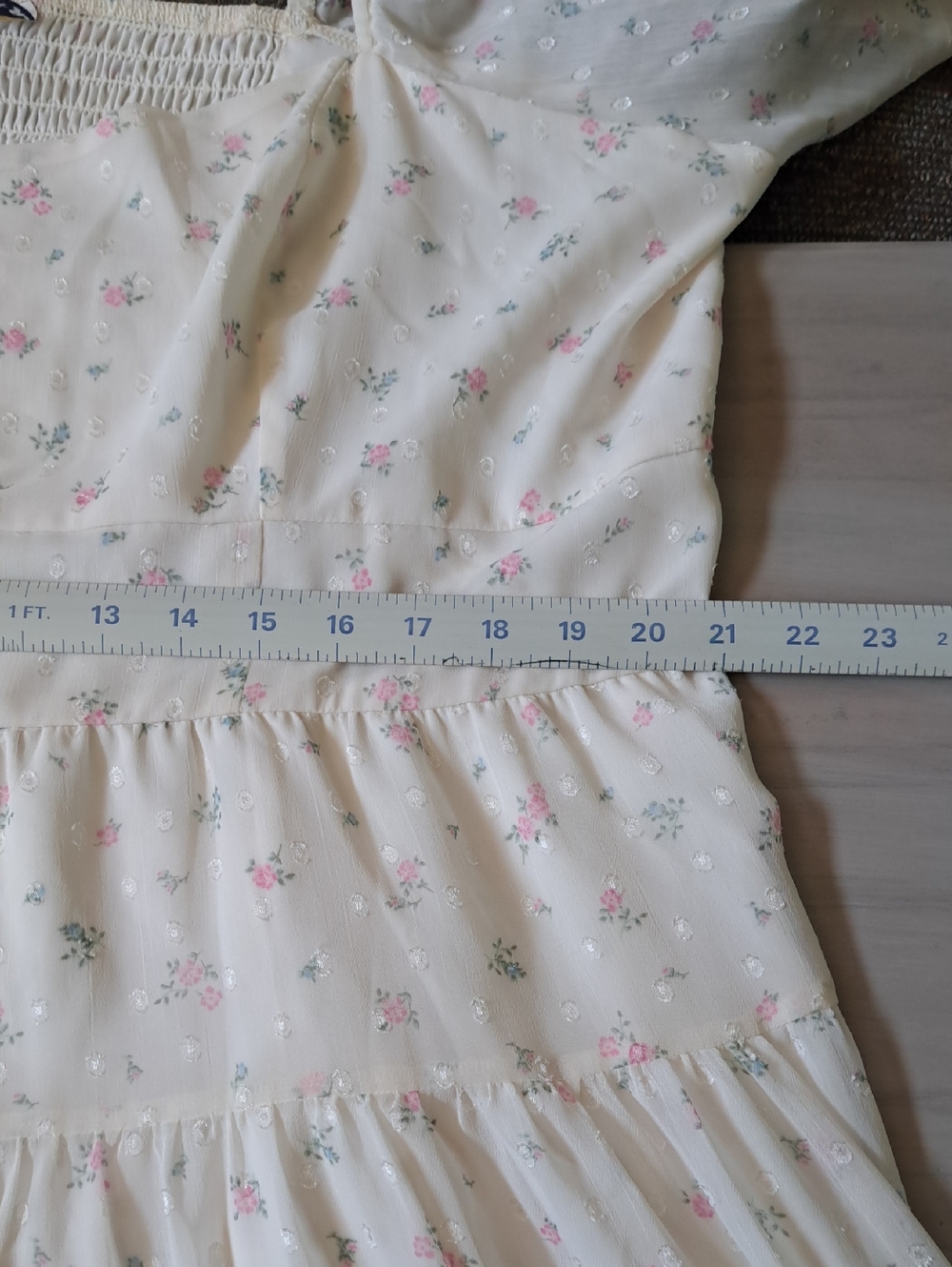 Arula Floral Swiss Dot Floral Smocked Puff Sleeve Tiered Knee Length Flowy Dress - Picture 8 of 11
